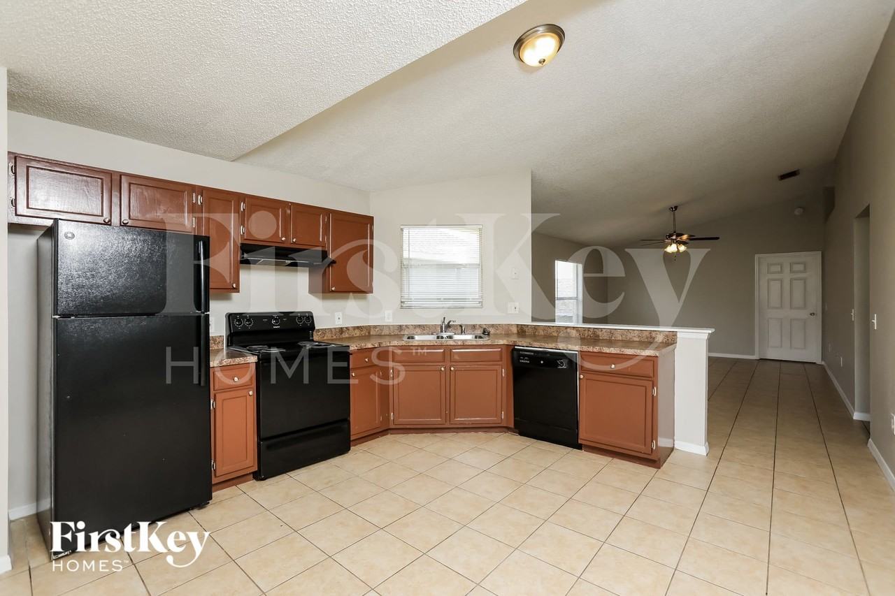 6501 Viewpoint Ct - Photo 6 of 15