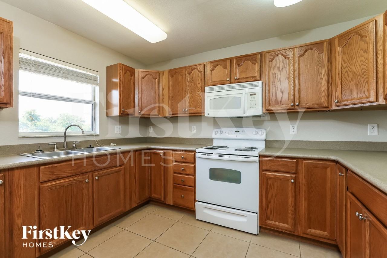 618 Chavers St - Photo 6 of 15