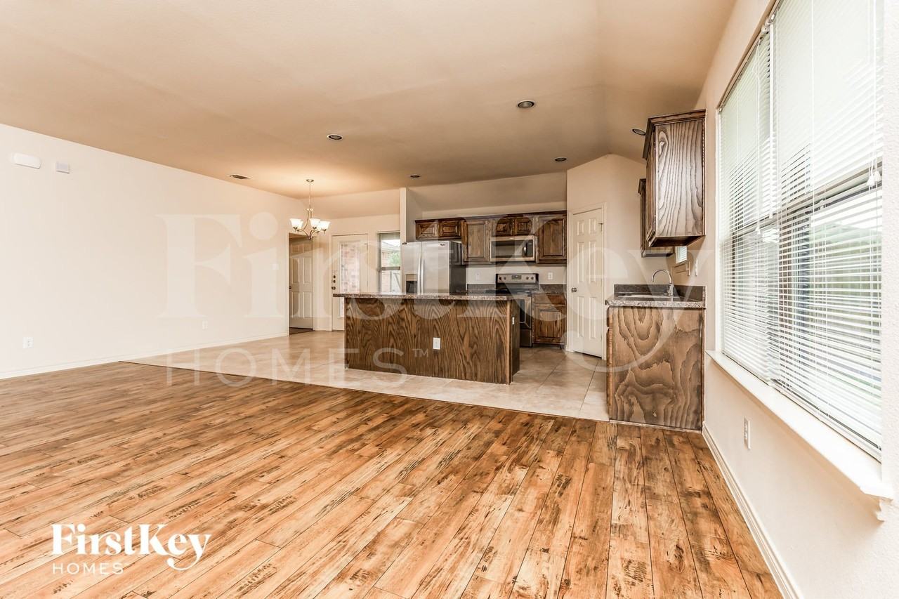 603 Cardwell Dr - Photo 2 of 16