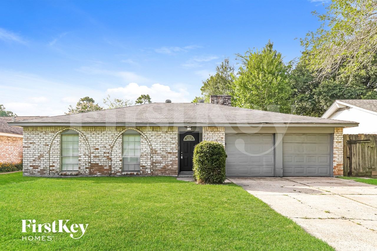 4426 Adonis Dr