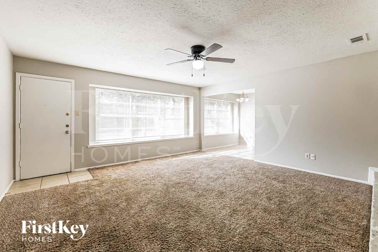 4426 Adonis Dr - Photo 3 of 19