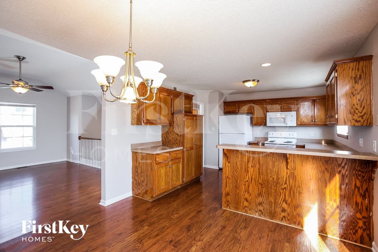 419 N Queen Ridge Ave - Photo 5 of 15