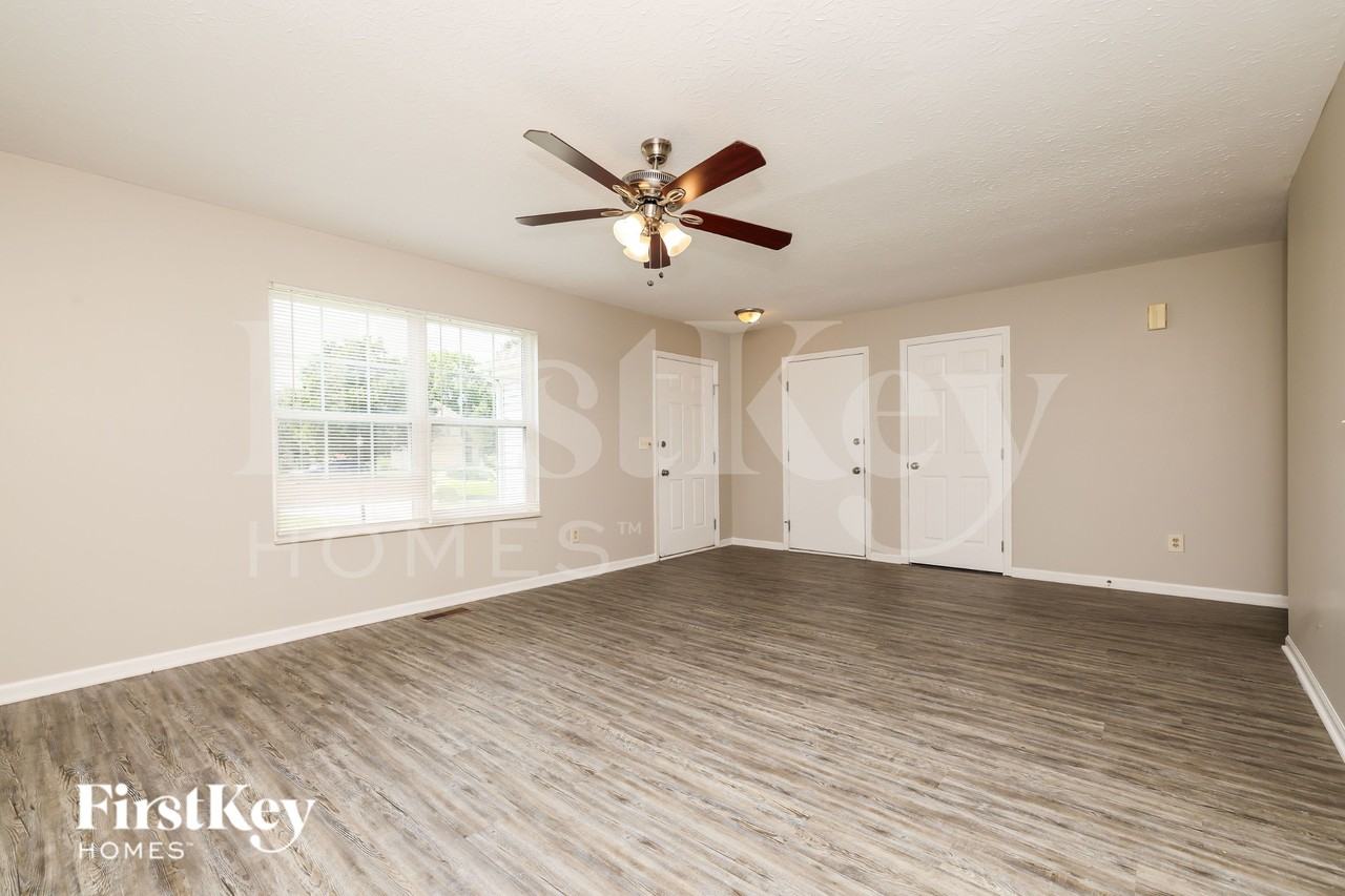 40 Sprucewood Ct - Photo 4 of 19