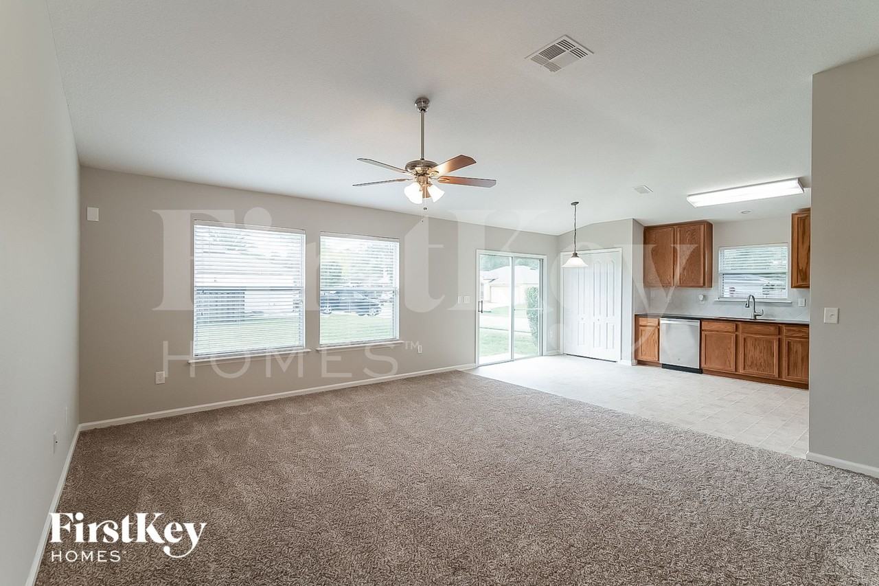2878 Woodstone Dr - Photo 3 of 15