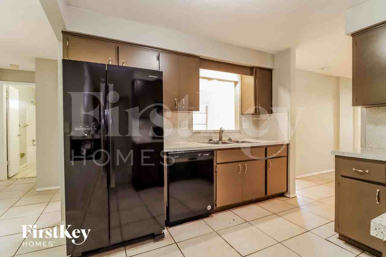 2526 13th Ave Sw - Photo 6 of 16