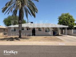 featured image of 2204 W Nicolet Ave