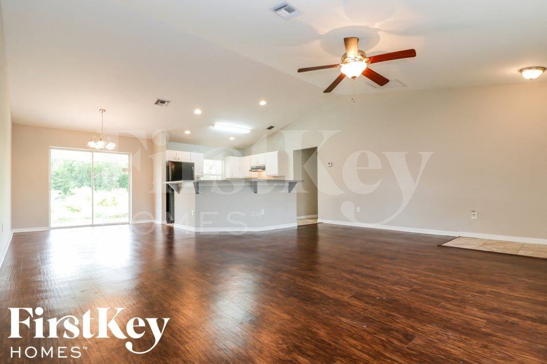 18421 Columbine Rd - Photo 4 of 16