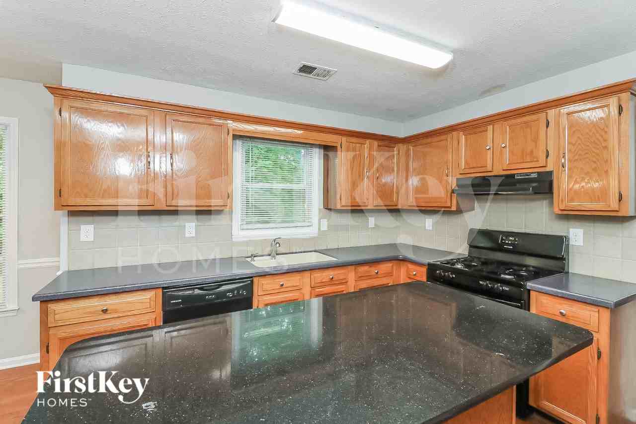 1827 Hickory Creek Ct Nw - Photo 6 of 16