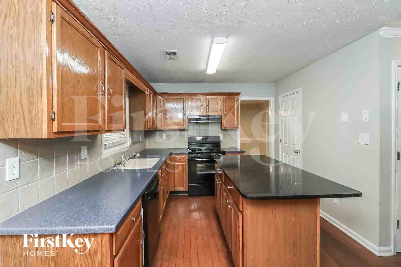 1827 Hickory Creek Ct Nw - Photo 7 of 16