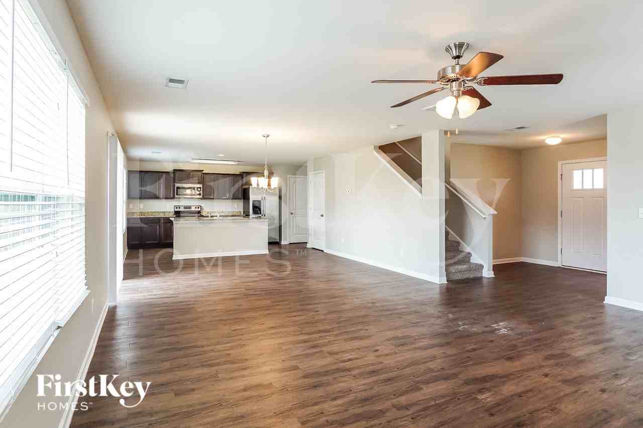 134 Rosegate Dr - Photo 2 of 16