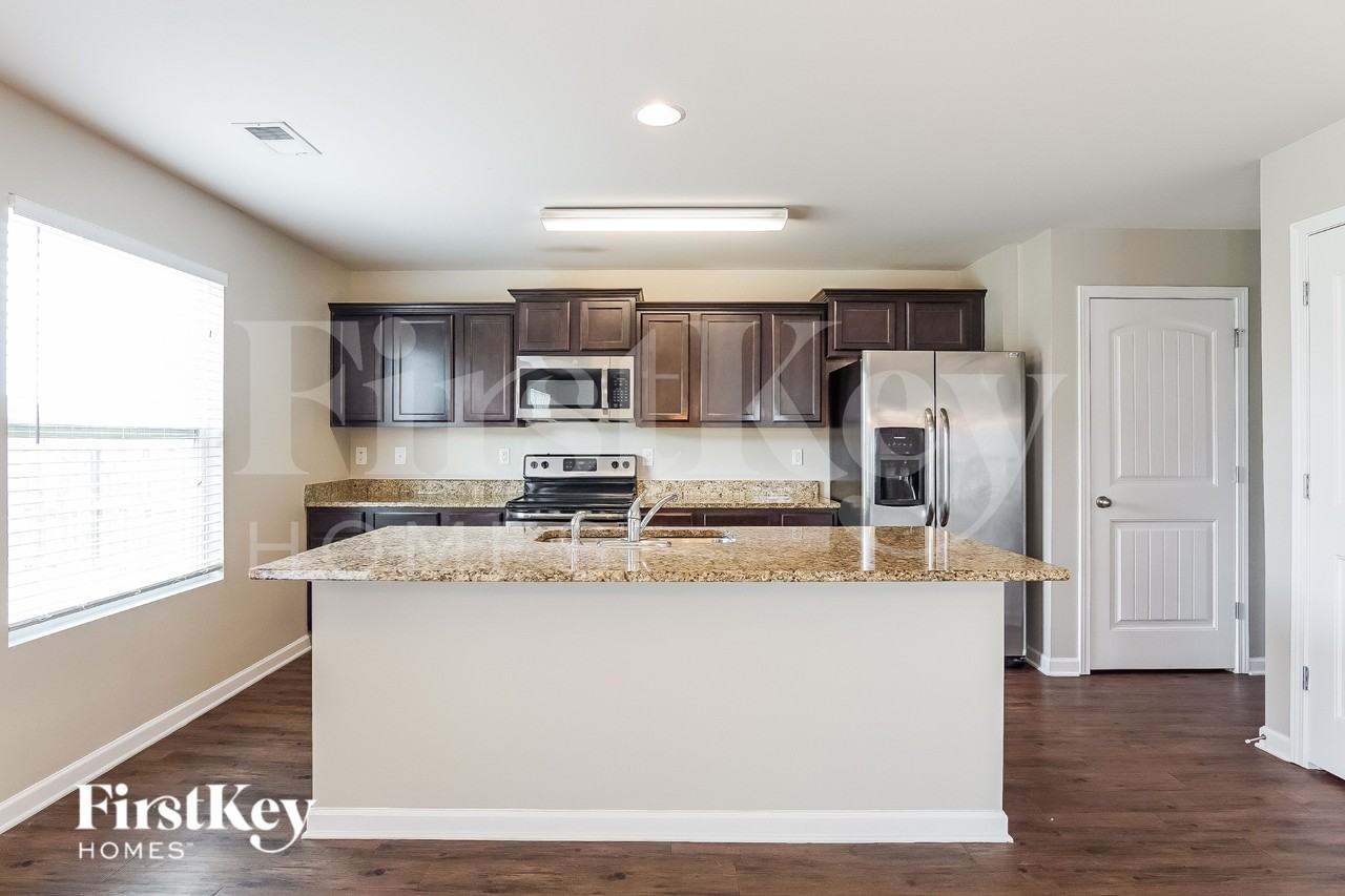 134 Rosegate Dr - Photo 4 of 16