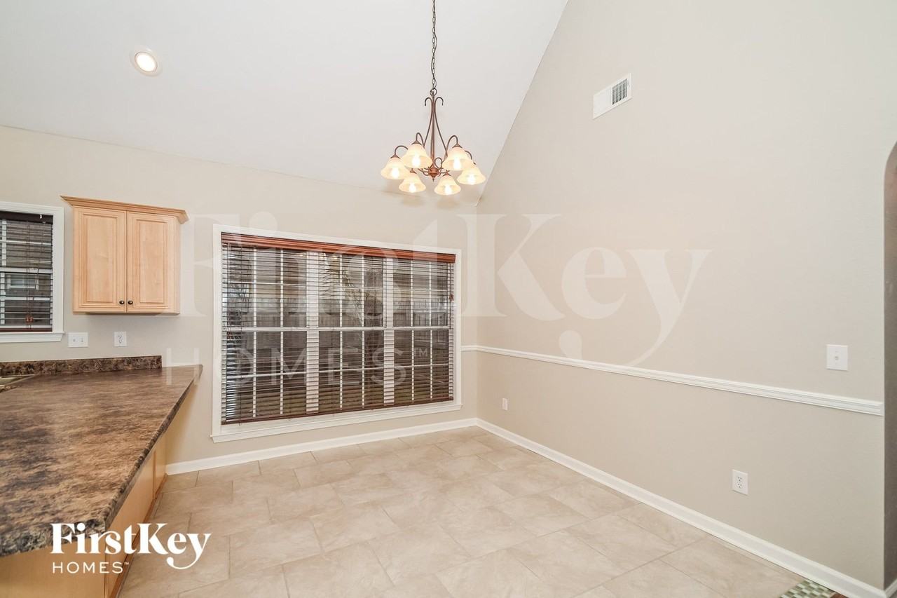 129 Addison Dr - Photo 4 of 15