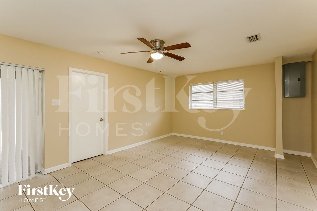 1261 Nwterrace - Photo 7 of 15