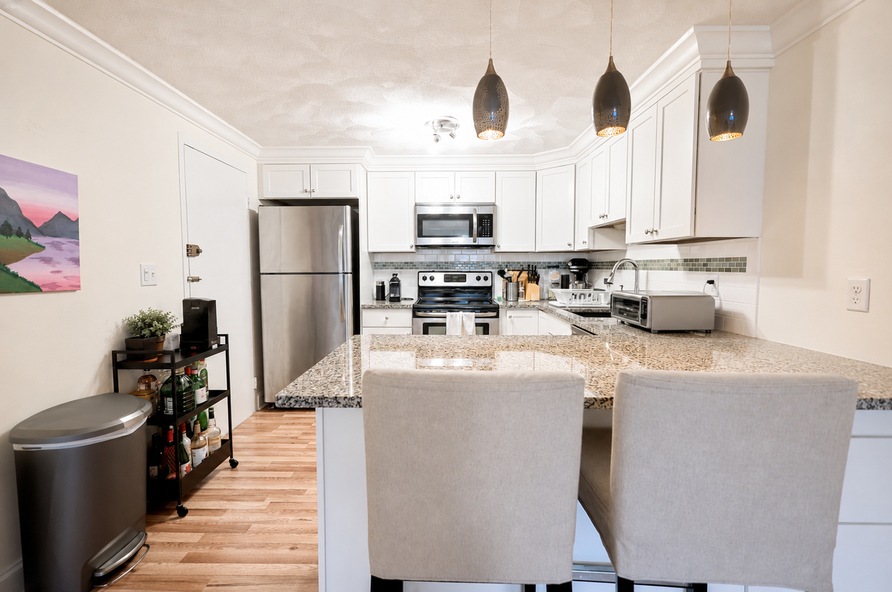 1105 Lexington St #4-2 - Photo 2 of 15