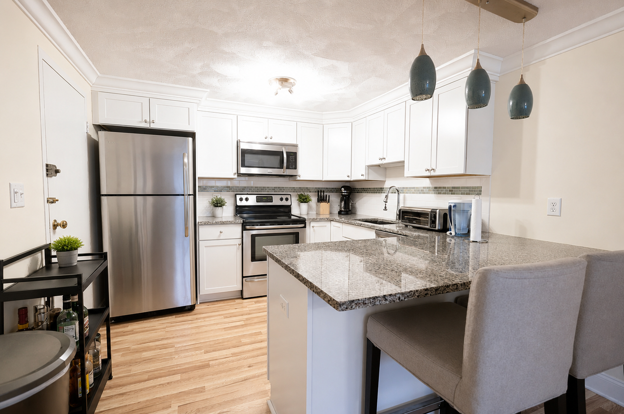 1105 Lexington St #4-2 - Photo 3 of 15
