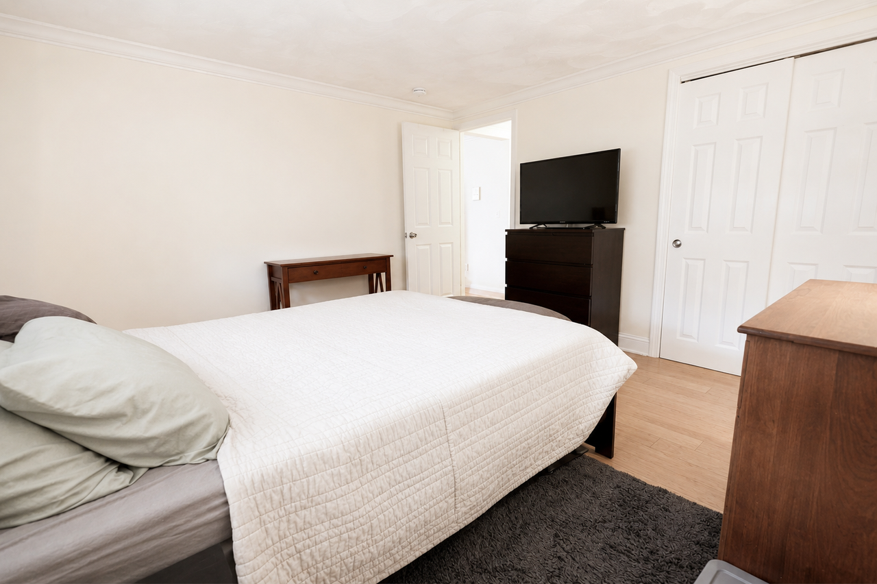 1105 Lexington St #4-2 - Photo 5 of 15