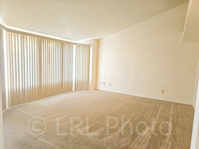 5322 W Sussex Way - Photo 3 of 23
