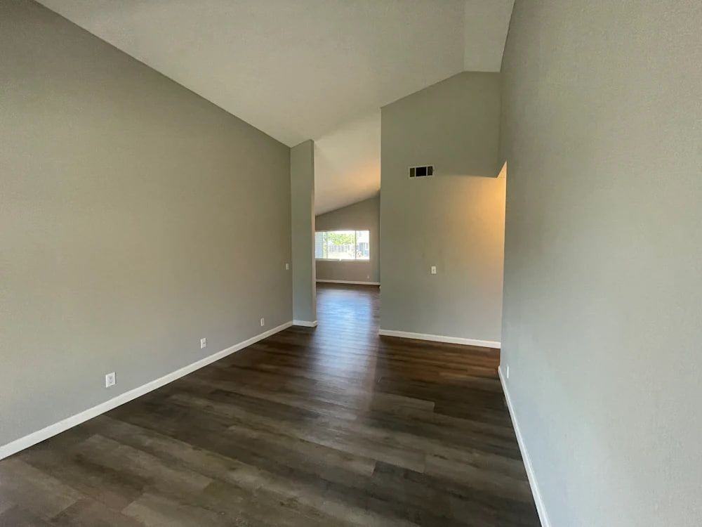 1008 Winters Way - Photo 2 of 9