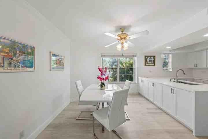 664 Forsyth Street - Photo 3 of 8