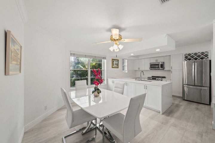 664 Forsyth Street - Photo 5 of 8