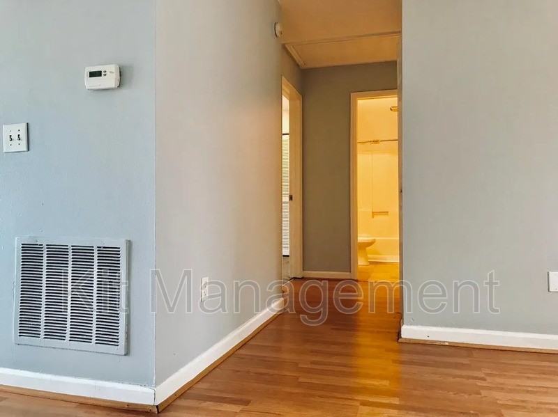 6055 Lewis Ave - Photo 5 of 8