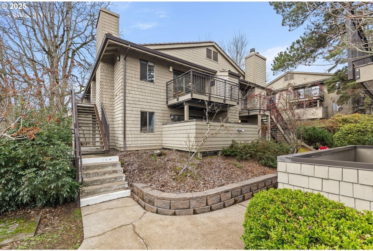 56 Galen St