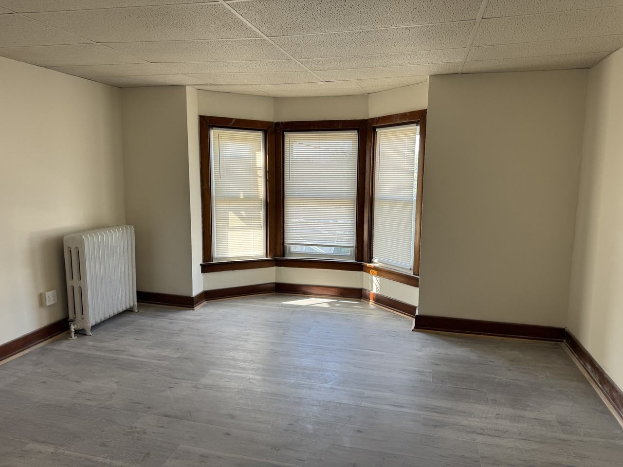581 Guilford St - Photo 2 of 24