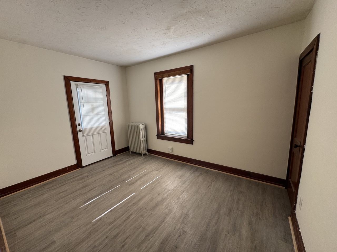 581 Guilford St - Photo 7 of 24