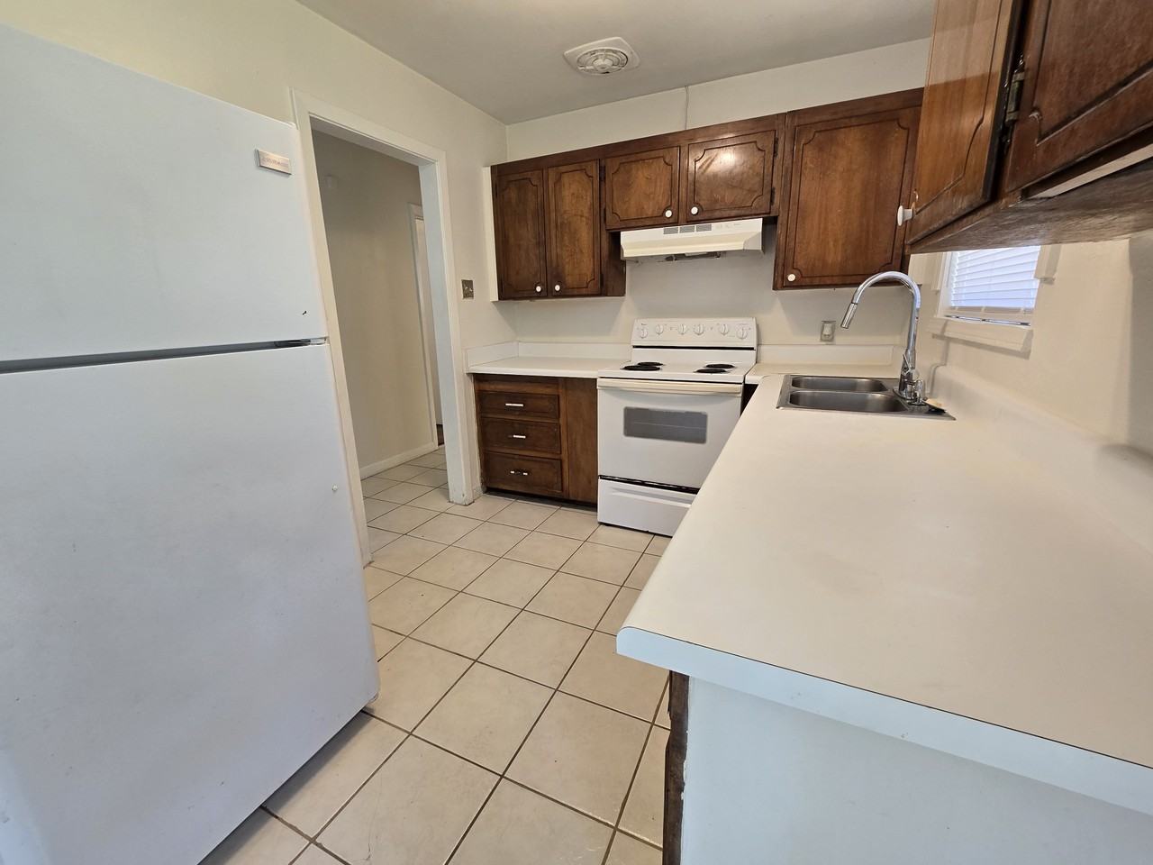 916 Twinbrook Ave - Photo 6 of 16