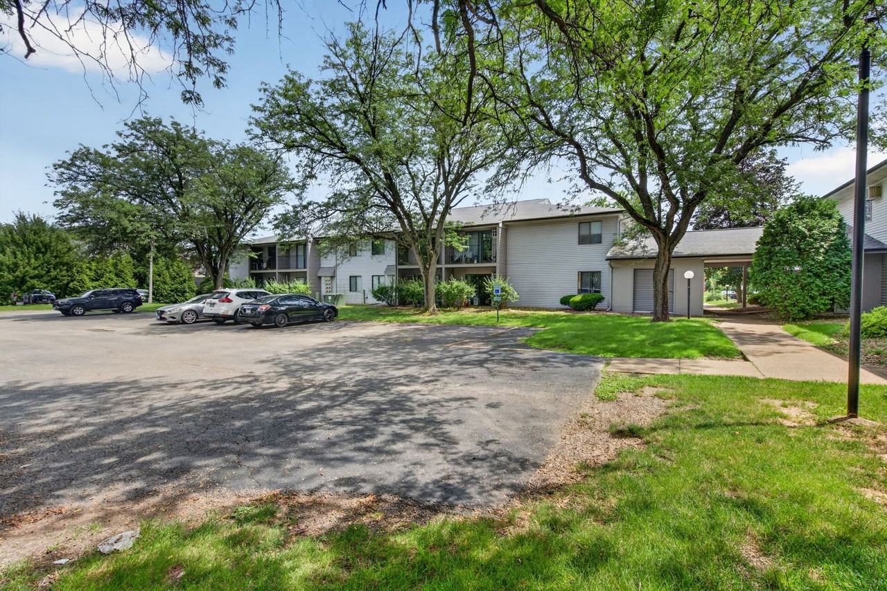 Willow Knolls Apartments - Photo 6 of 30
