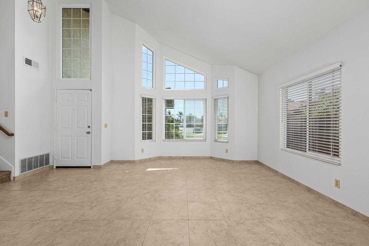 683 Wolf Point Ct - Photo 4 of 32