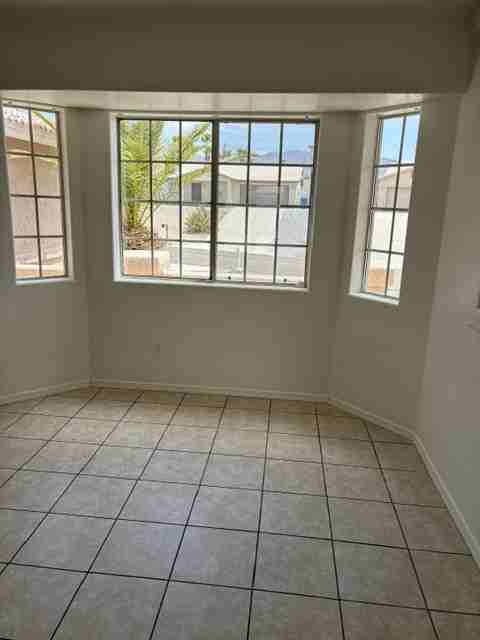 2712 Huntington Dr - Photo 3 of 9