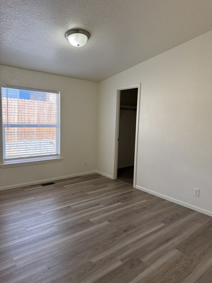 5320 Ruby Creek Ct - Photo 2 of 14