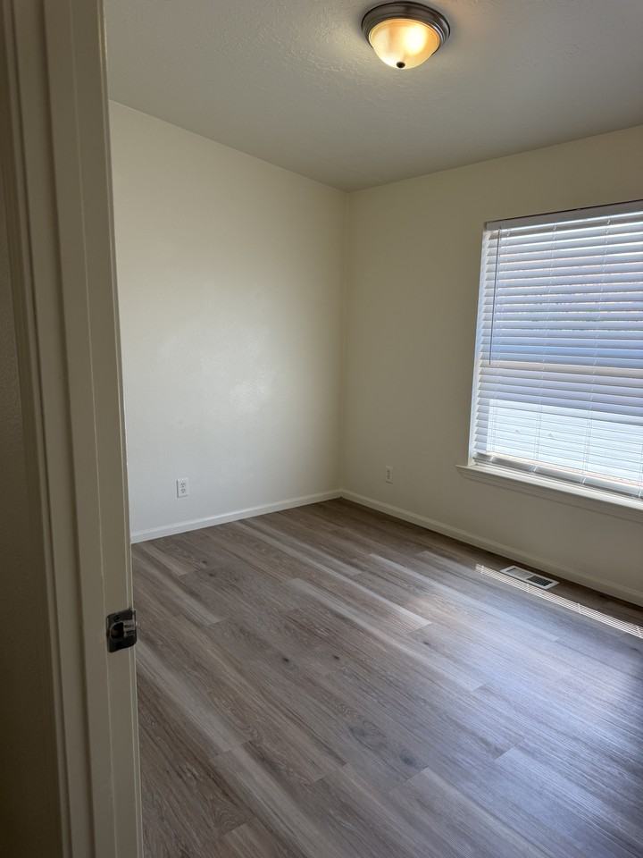 5320 Ruby Creek Ct - Photo 5 of 14
