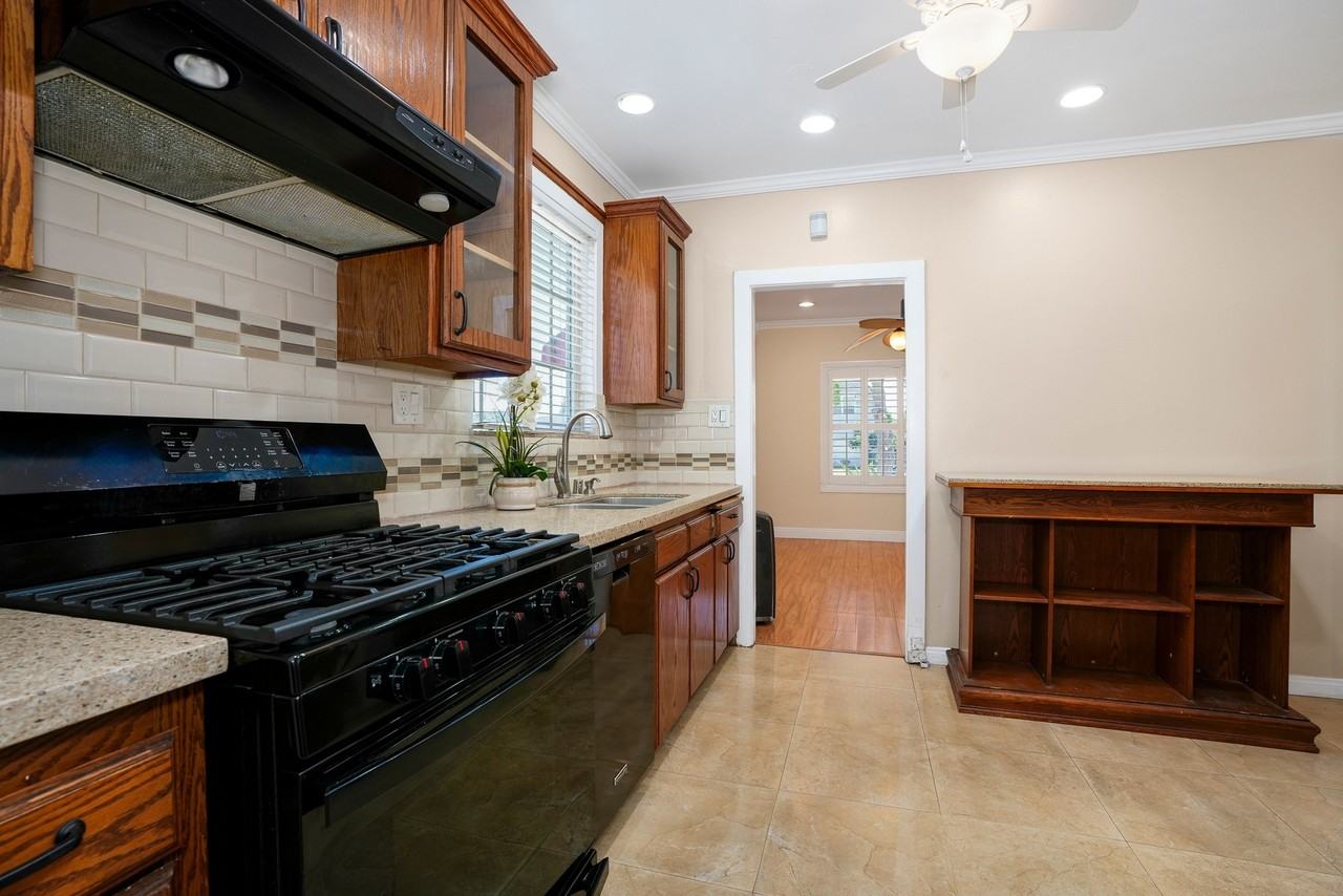 9417 S Harvard Blvd - Photo 7 of 20