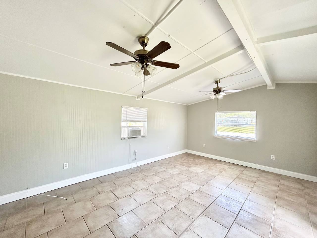 673 59th St S - Photo 5 of 30