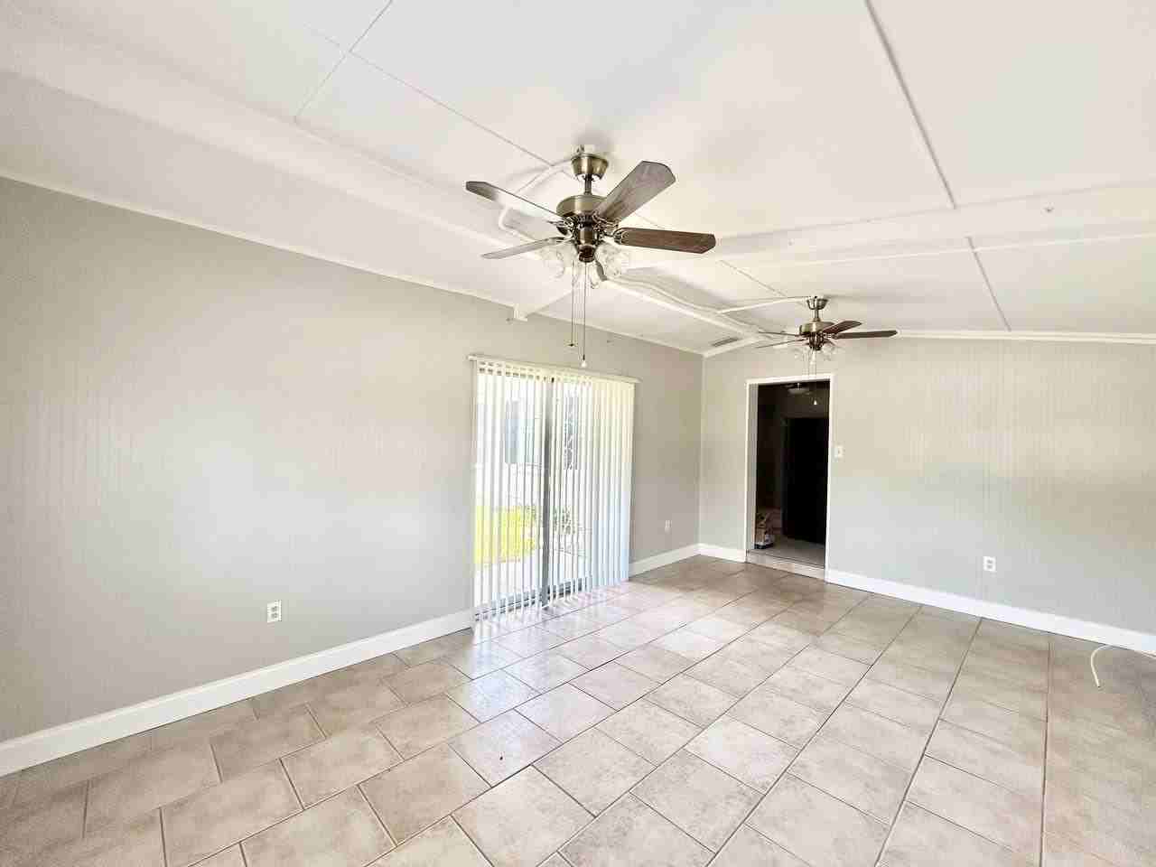 673 59th St S - Photo 7 of 30