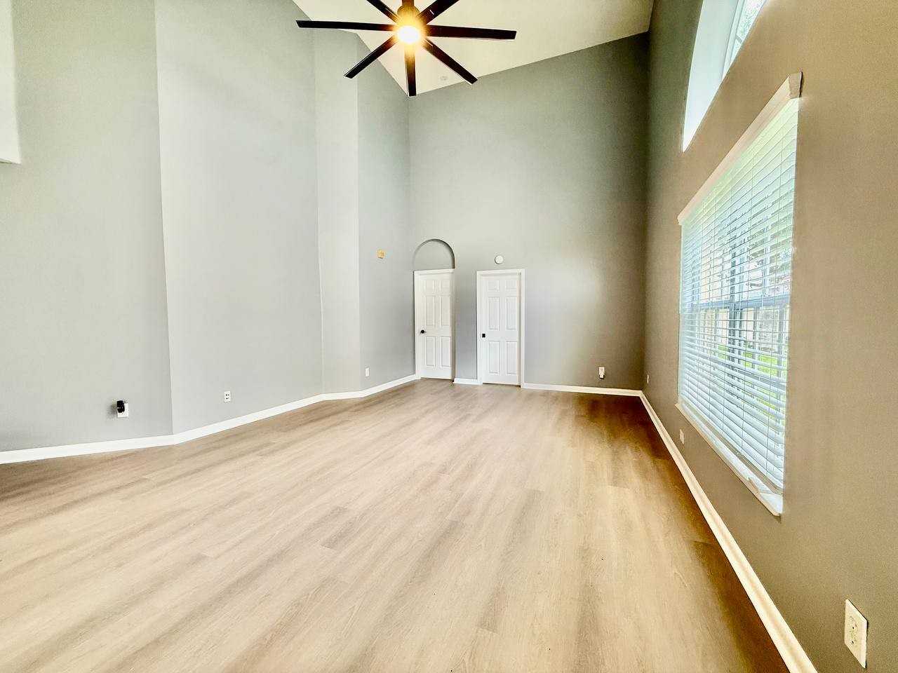 6600 Gentle Ben Cir - Photo 5 of 37