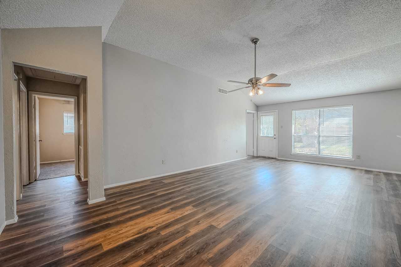 5210 Russelville Rd - Photo 3 of 26