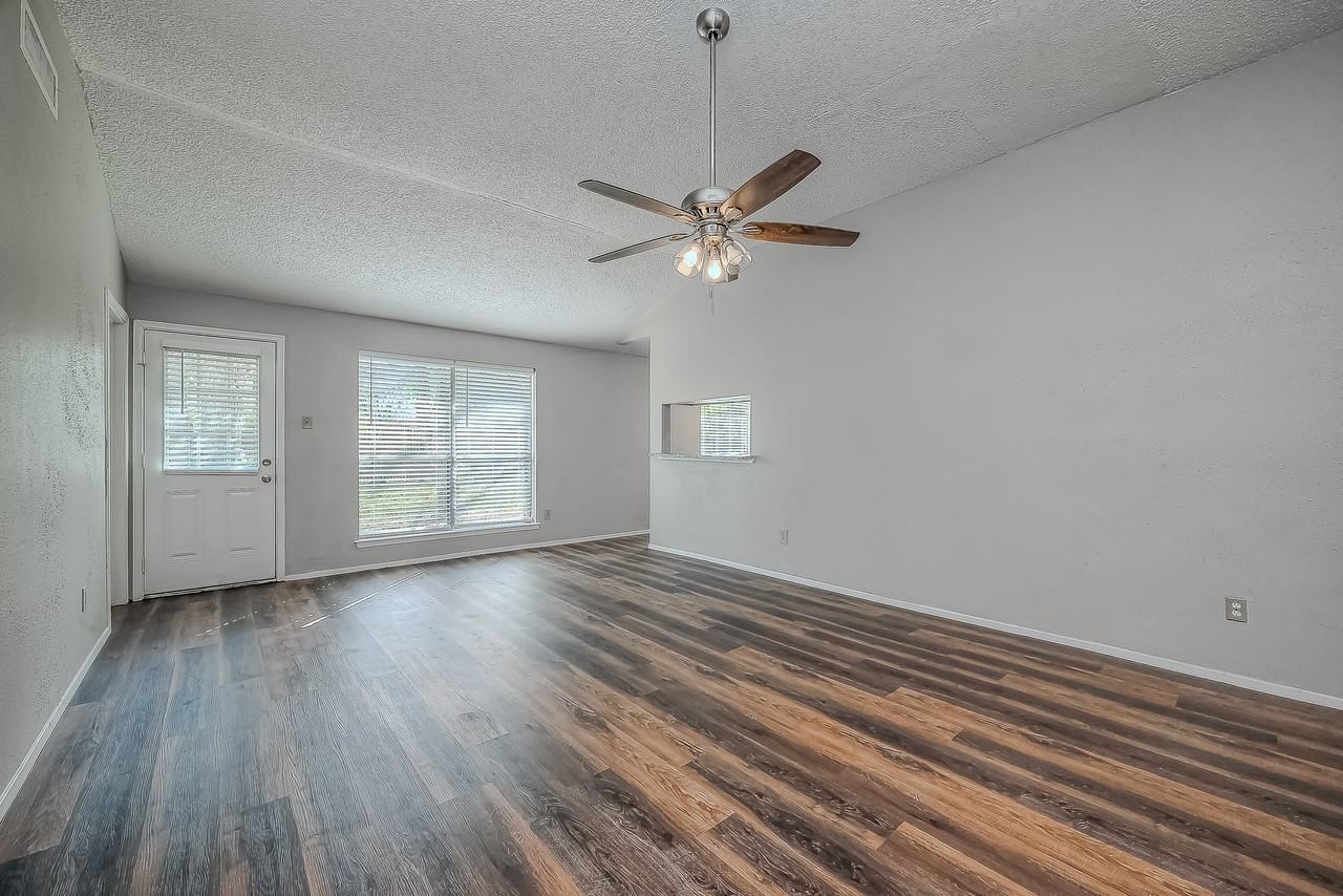 5210 Russelville Rd - Photo 4 of 26