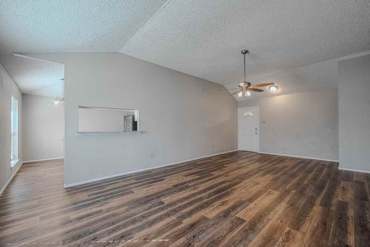 5210 Russelville Rd - Photo 5 of 26