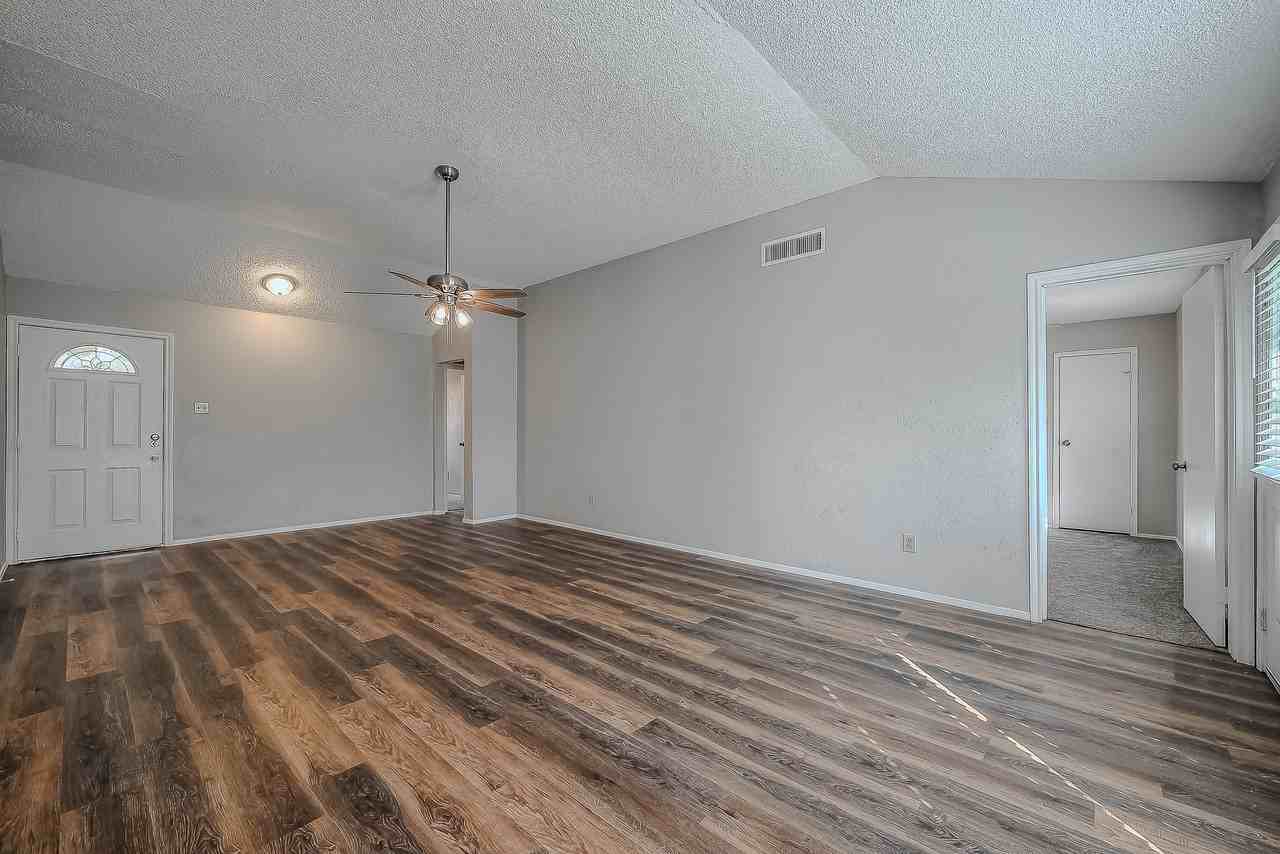 5210 Russelville Rd - Photo 6 of 26