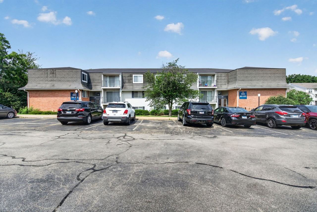 Hollow Hills Apartments - Photo 2 of 50