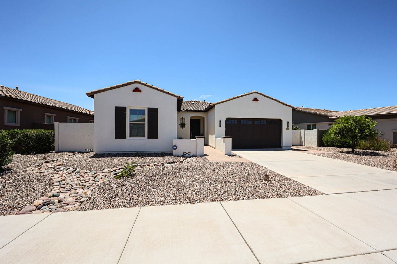 3325 E Coconino Dr - Photo 2 of 44