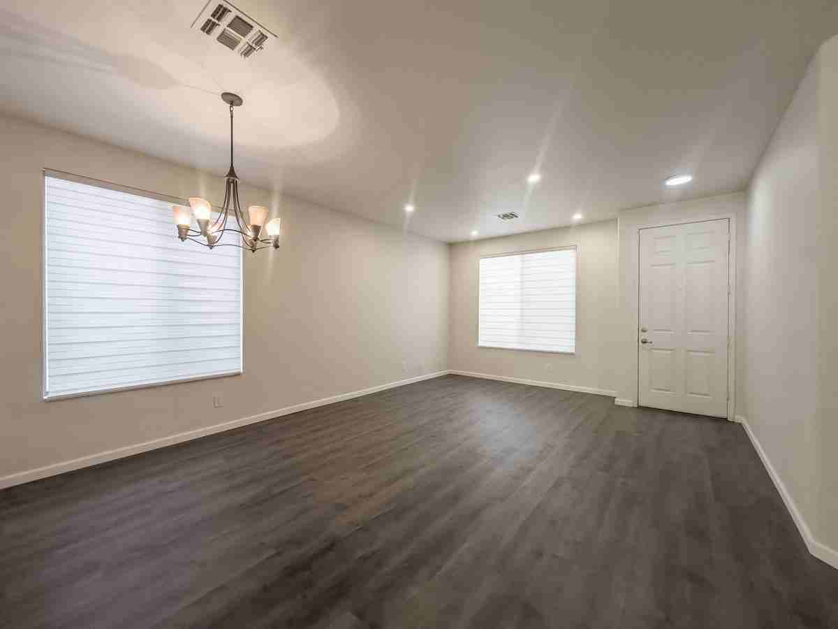 3036 N 109th Ave - Photo 4 of 22