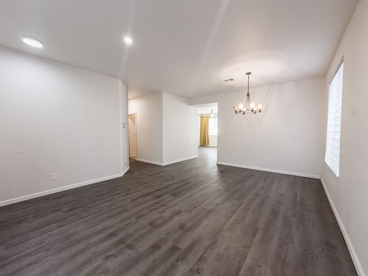 3036 N 109th Ave - Photo 5 of 22