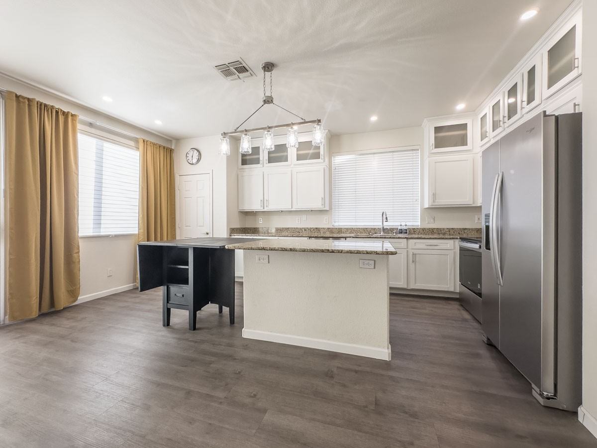 3036 N 109th Ave - Photo 6 of 22