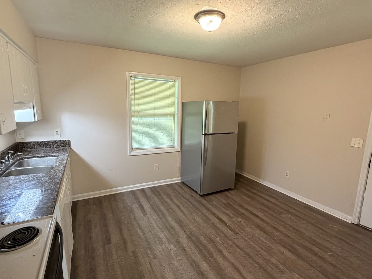 6137 Stony Creek Dr - Photo 3 of 10
