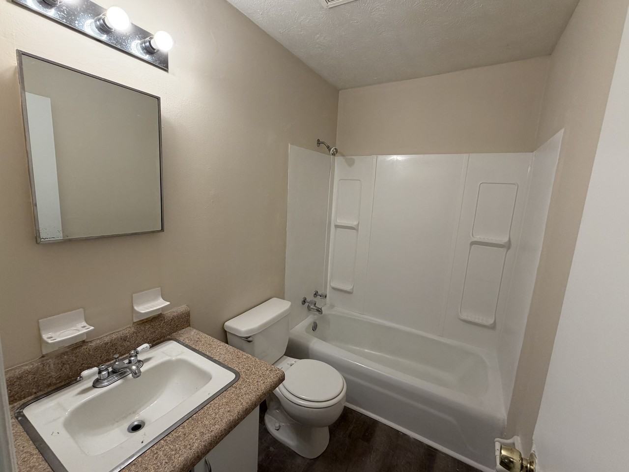 6137 Stony Creek Dr - Photo 6 of 10