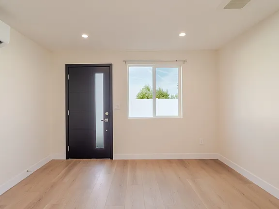 10421 Pinyon Ave - Photo 2 of 10